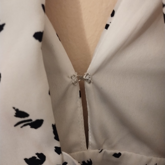 Dee Elly Wm Y2K 100% Polyester White W/ Black Specks Butterfly Sleeves Romper L - Picture 10 of 13